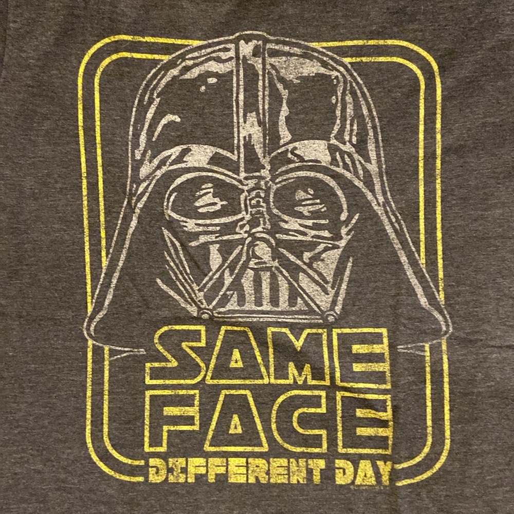 Men’s large t-shirt - Picture 2 of 3